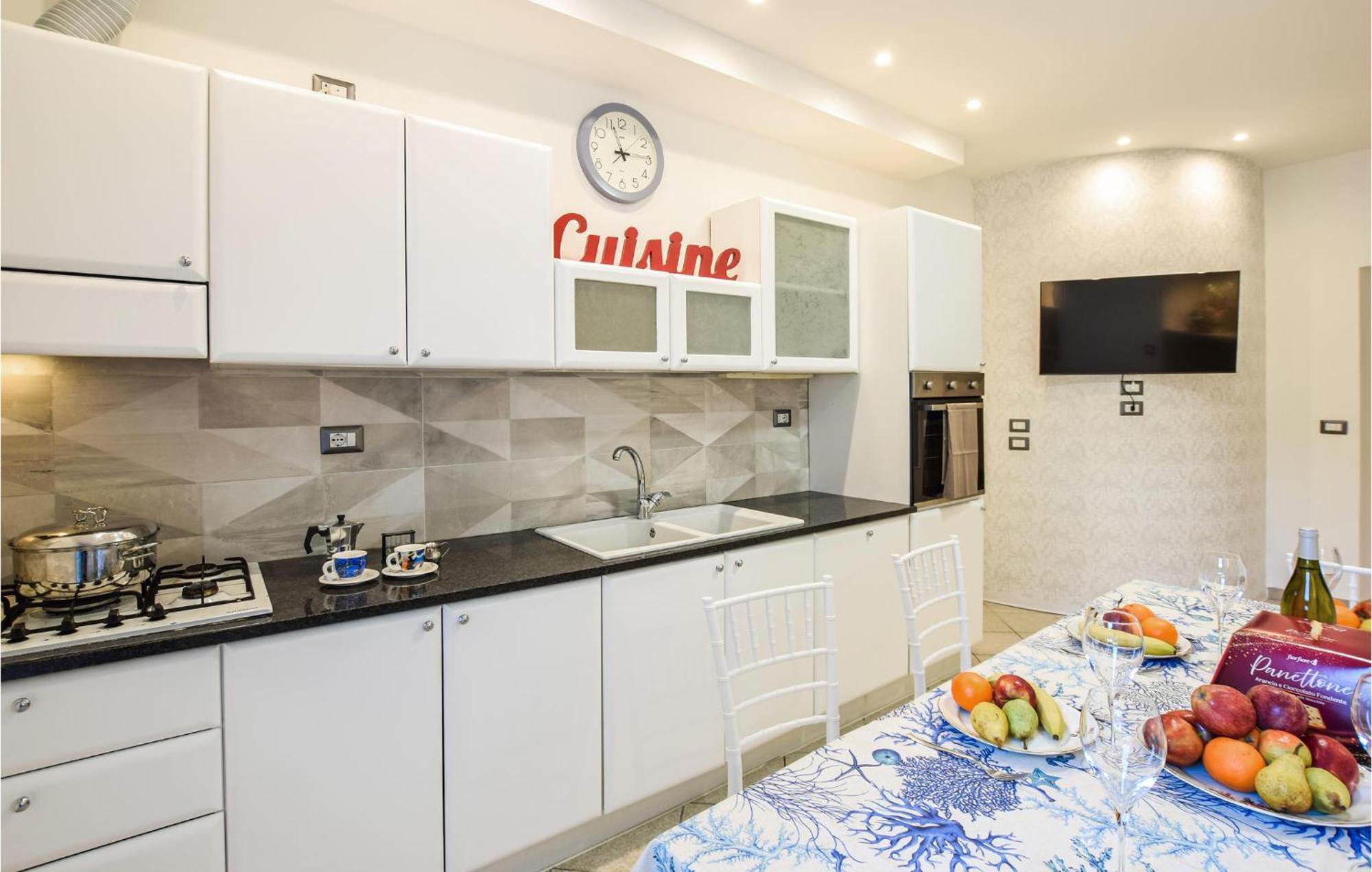 4 Bedroom Awesome Apartment In Cervia Buitenkant foto