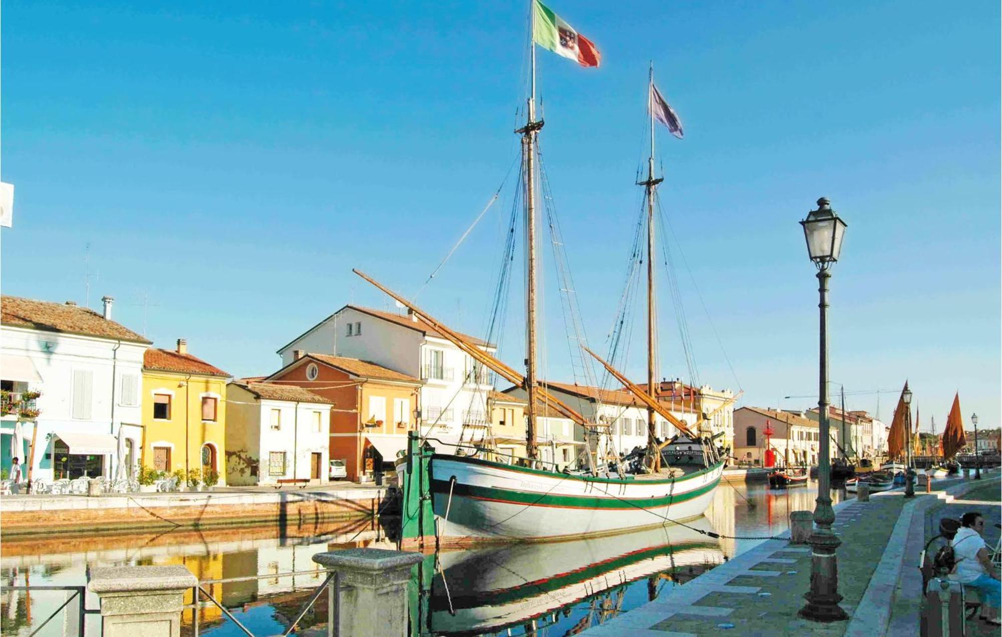 4 Bedroom Awesome Apartment In Cervia Buitenkant foto