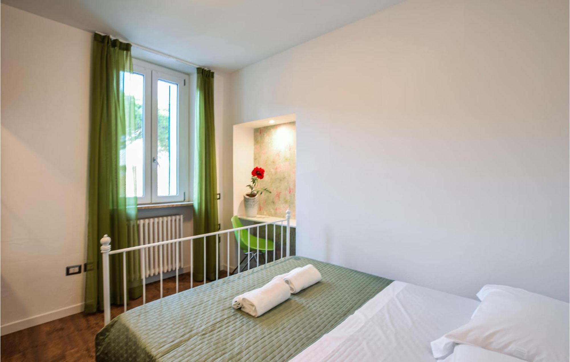 4 Bedroom Awesome Apartment In Cervia Buitenkant foto