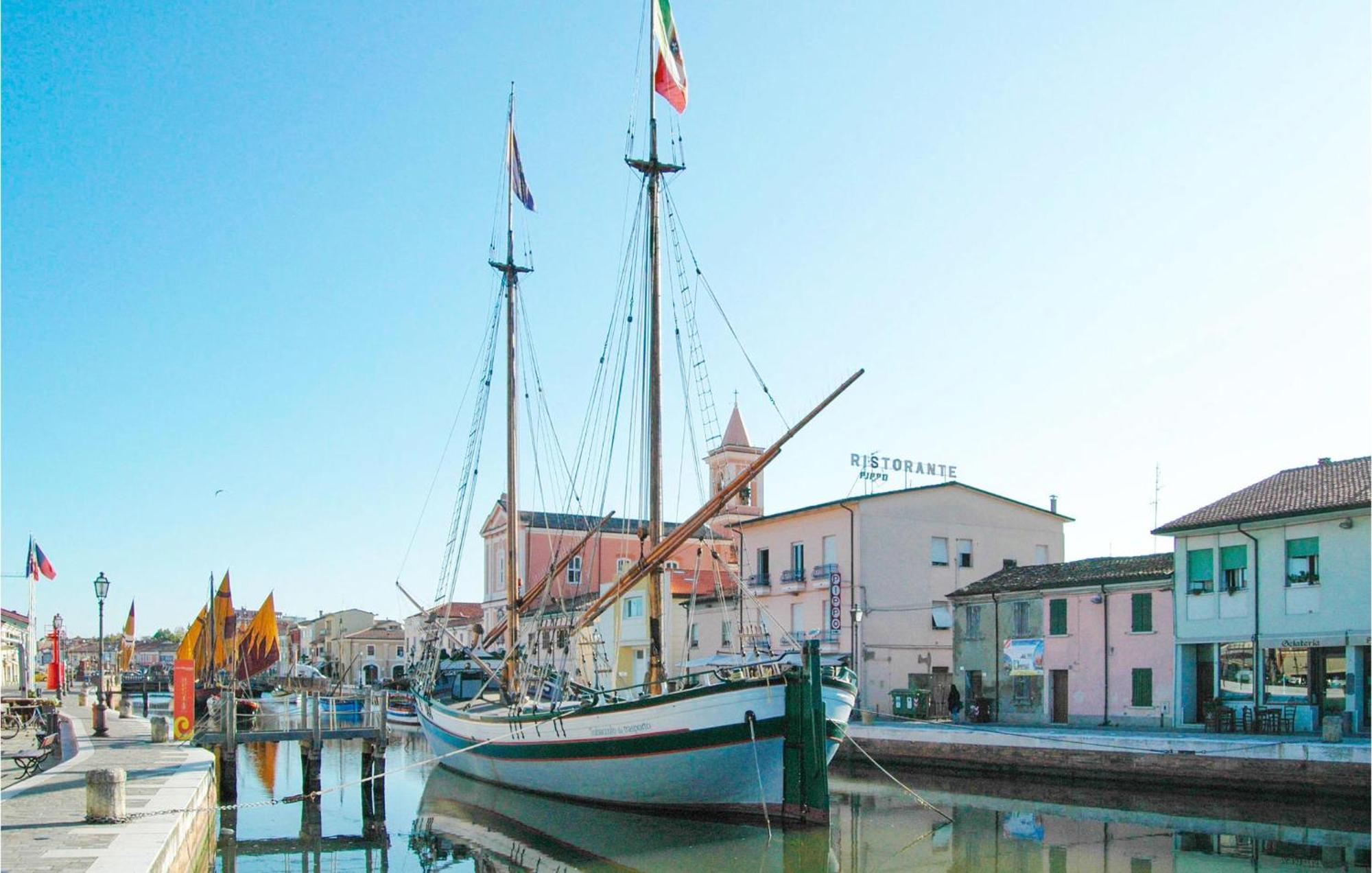 4 Bedroom Awesome Apartment In Cervia Buitenkant foto