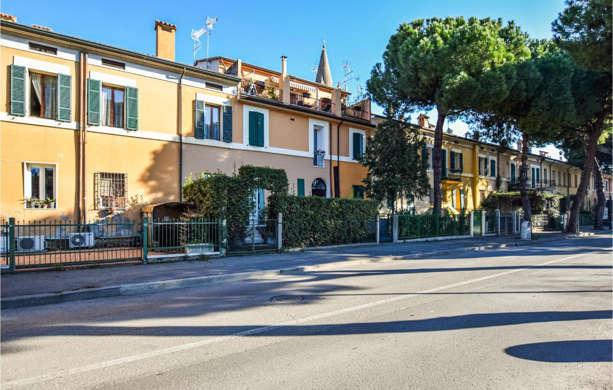 4 Bedroom Awesome Apartment In Cervia Buitenkant foto